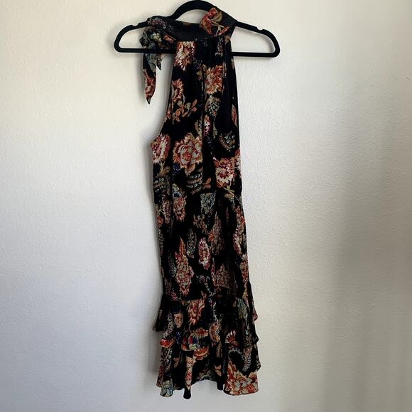 NWT Elliatt Virago Halter Dress in Black - Picture 8 of 15